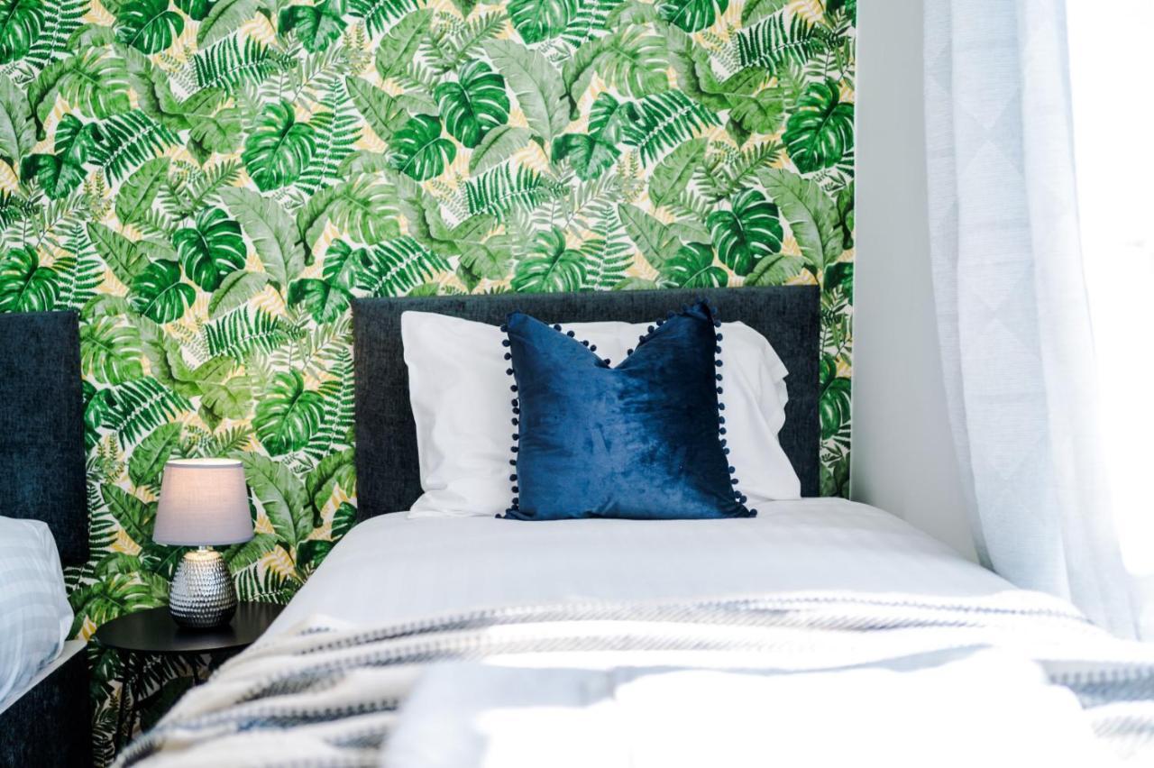 Rest&Recharge At Ridgefield House Villa - Manchester — Photos 3